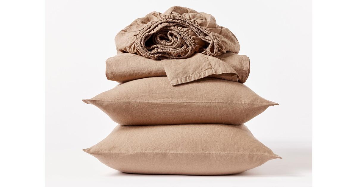 earth-tones sheets and pillows