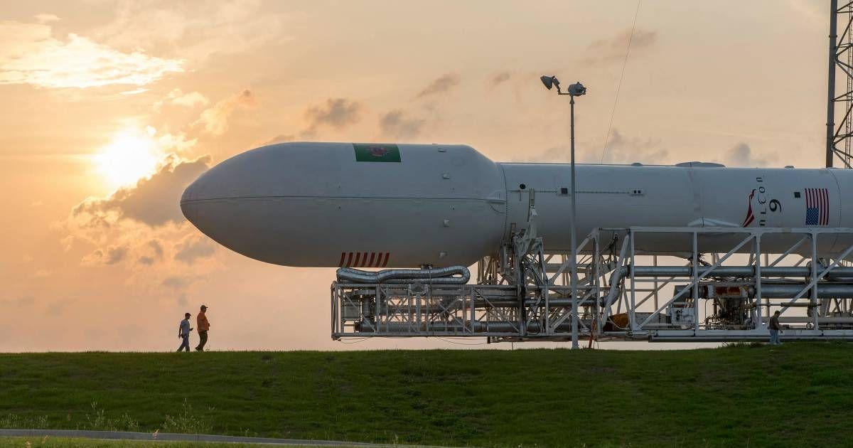 Two people walk past a spacecraft. (Representative Cover Image Source: Pexels | SpaceX)