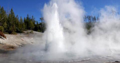 Echinus Geyser in eruption on October 24, 2017 (Cover Image Source: USGS | MA Bellingham)