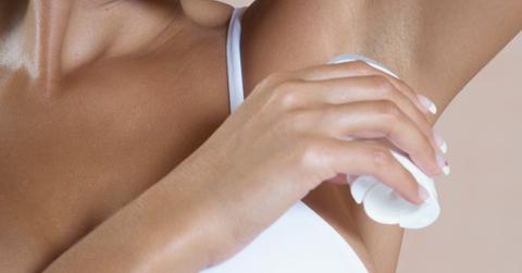 What does aluminum in deodorant do?