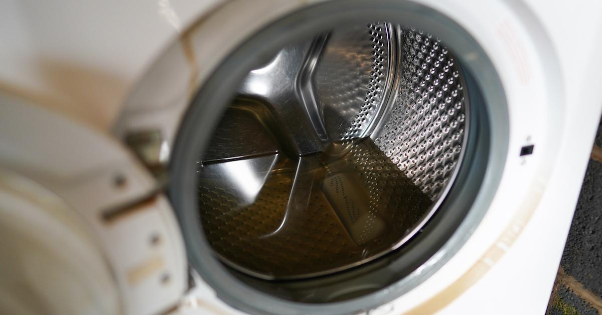 How To Clean A Washing Machine (Inside And Outside)