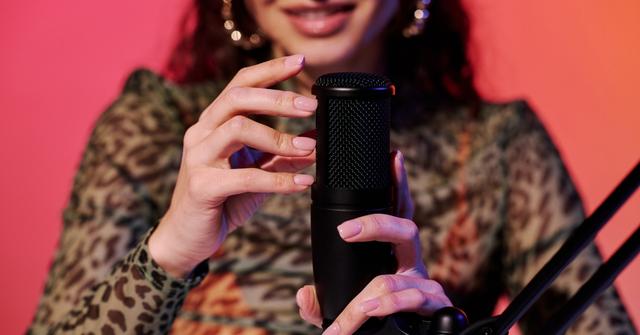 ASMR Health Benefits, According to a Physiologist and ASMRtist
