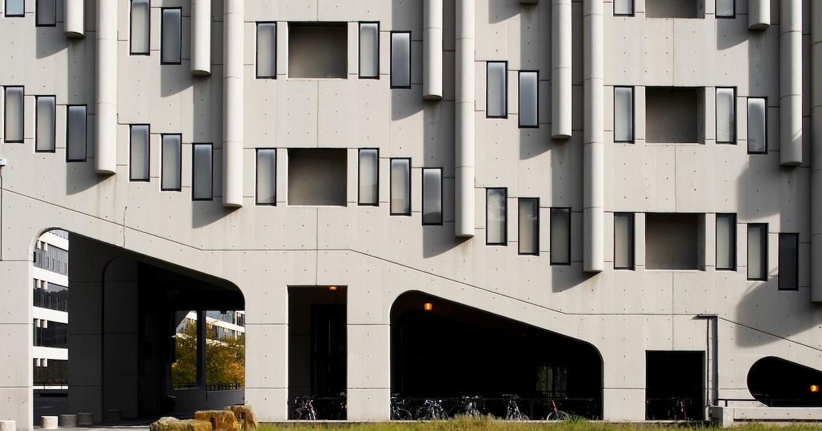 Detail view of the Roger Stevens Building at Leeds University, designed by Chamberlin, Powell and Bon and completed in 1970. 