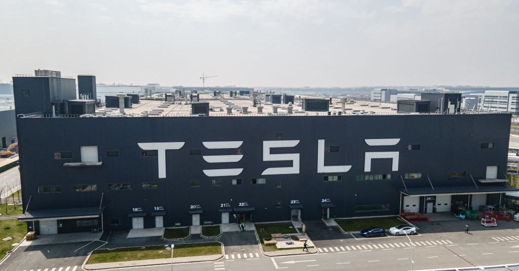 Why Do People Hate Elon Musk?