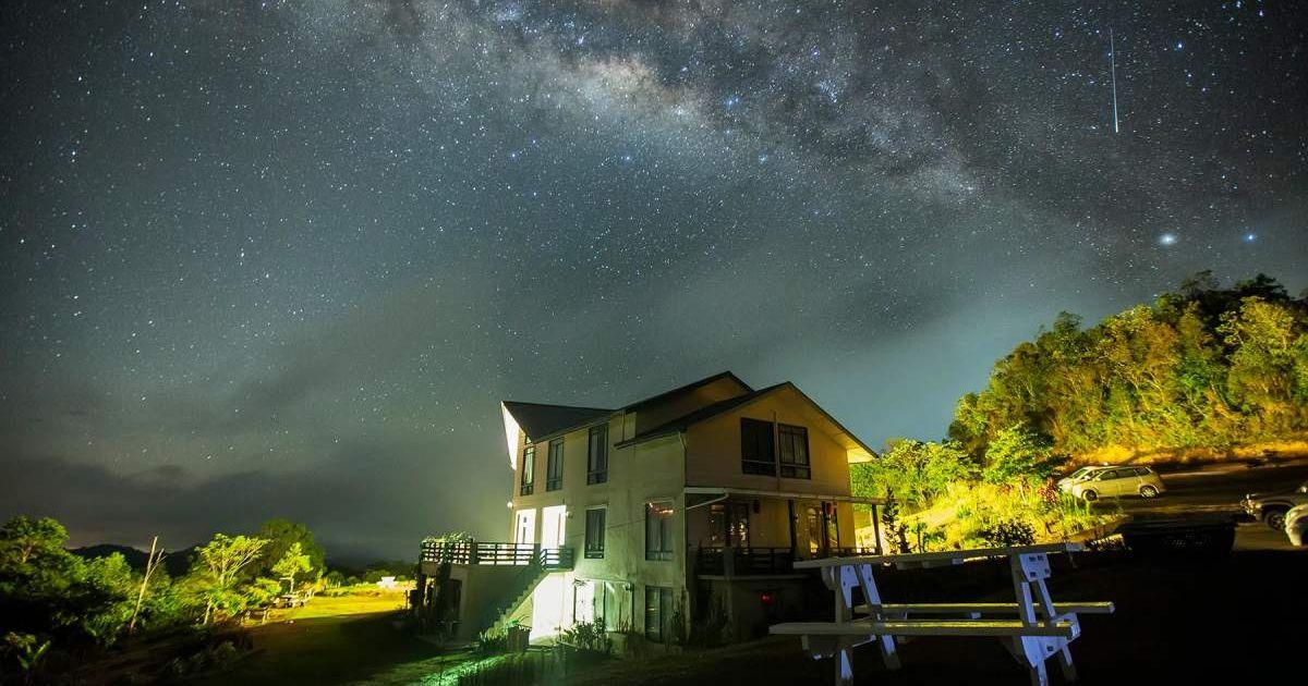 A meteorite fleeting into Earth's atmosphere is about to strike the ground. (Representative Image Source: Pexels | Photo by Zukiman Mohamad)