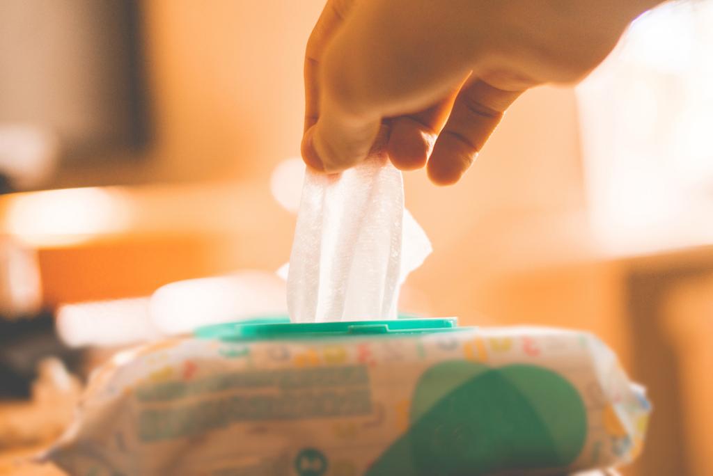 How to Make DIY Disinfectant Wipes