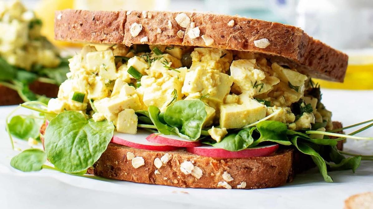 vegan egg salad sandwich