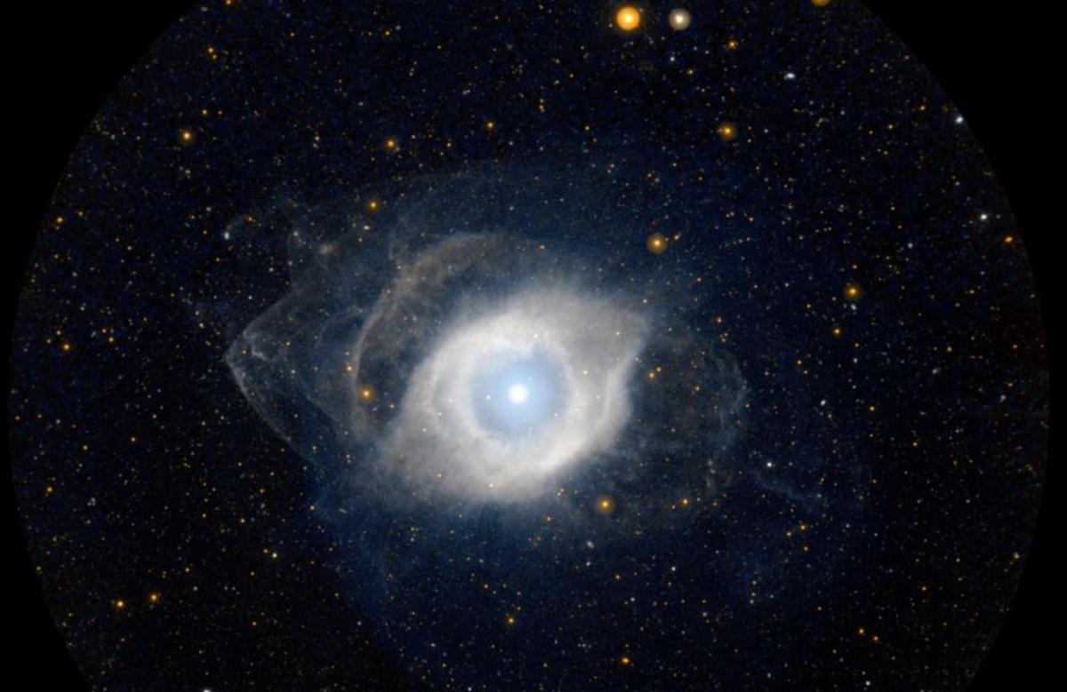 that nebula looks like an eye