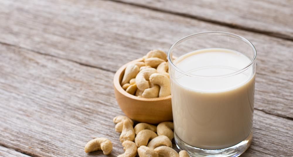 Can Dogs Eat Cashews? When to Feed Dogs Nuts