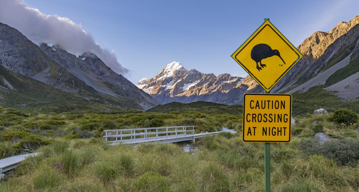 Kiwi sign at Mount Cook National Park