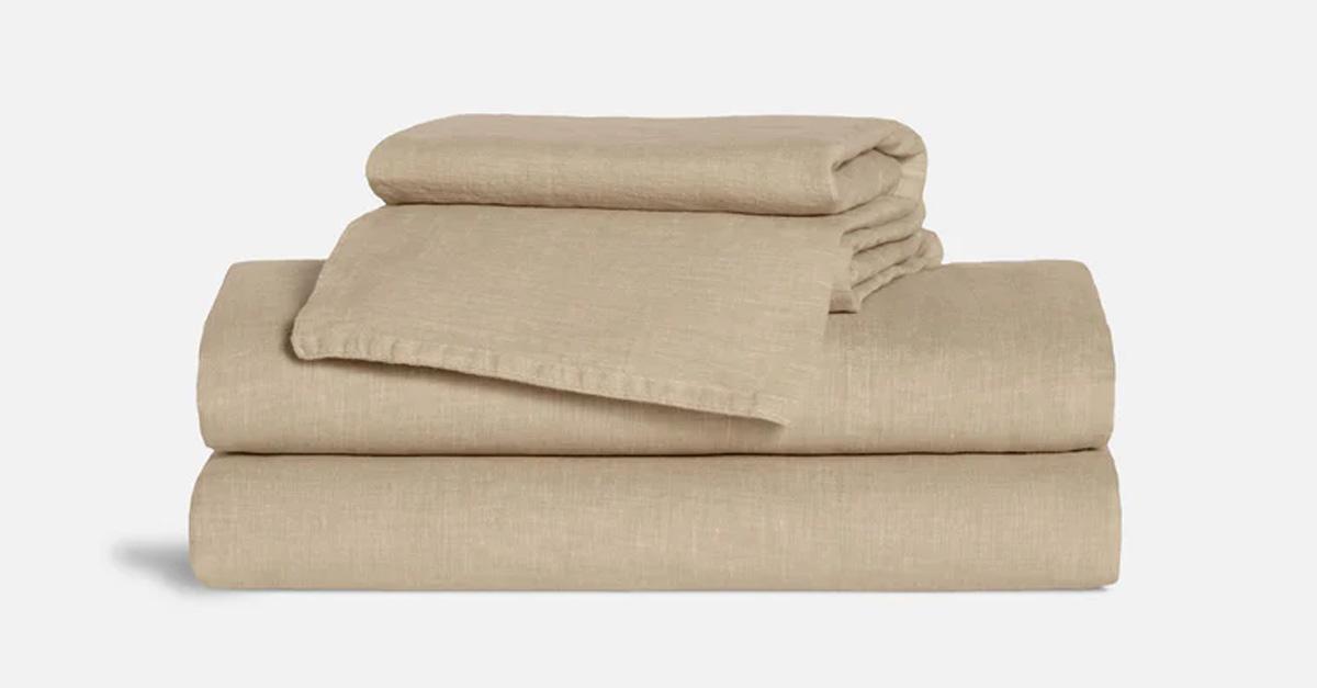 Khaki-colored linen sheets set.