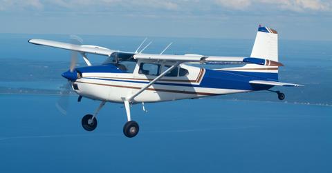 airplane commercial electric flight