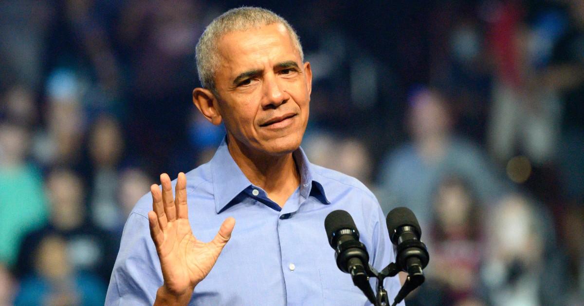 Former president Obama speaks in front of a crowd