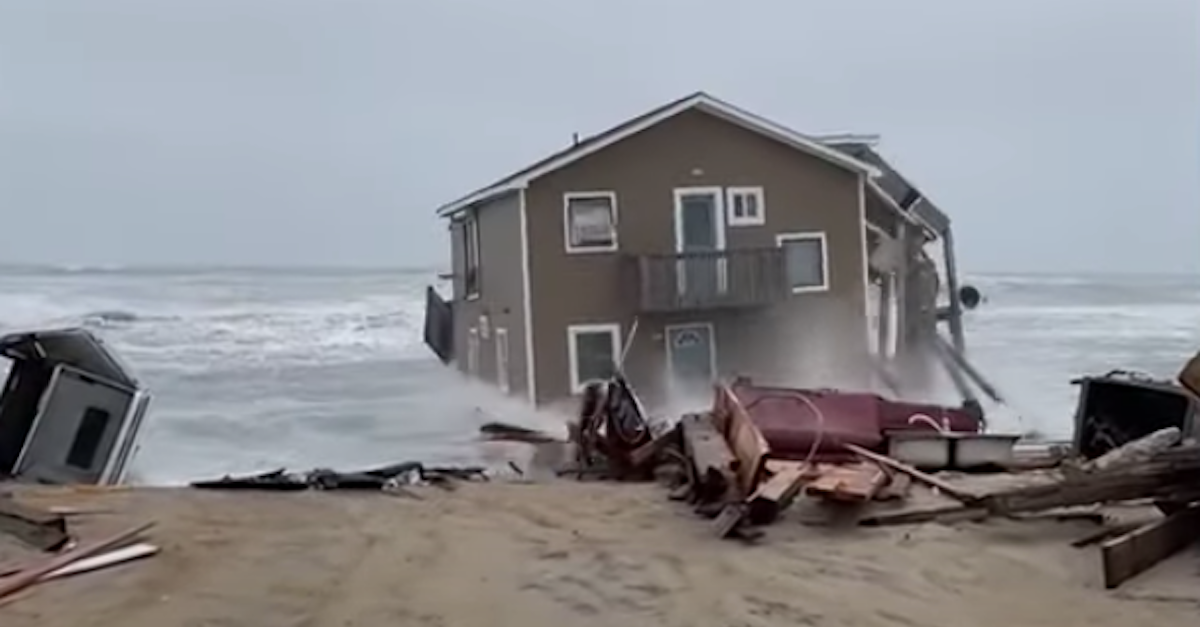 Outer Banks Homes Are Collapsing, Thanks to Rising Sea Levels