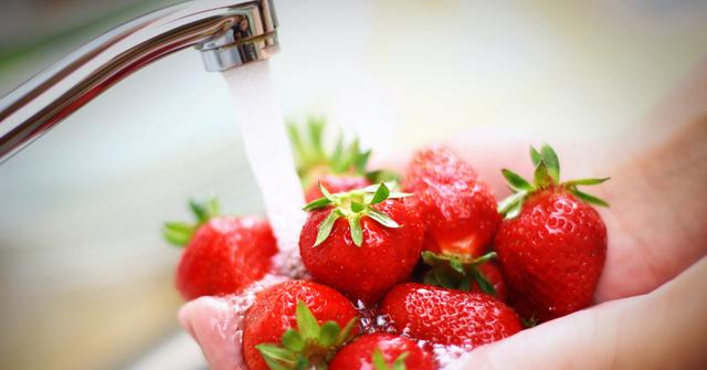 Is Washing Strawberries in Saltwater Neccesary? Here's the Scoop