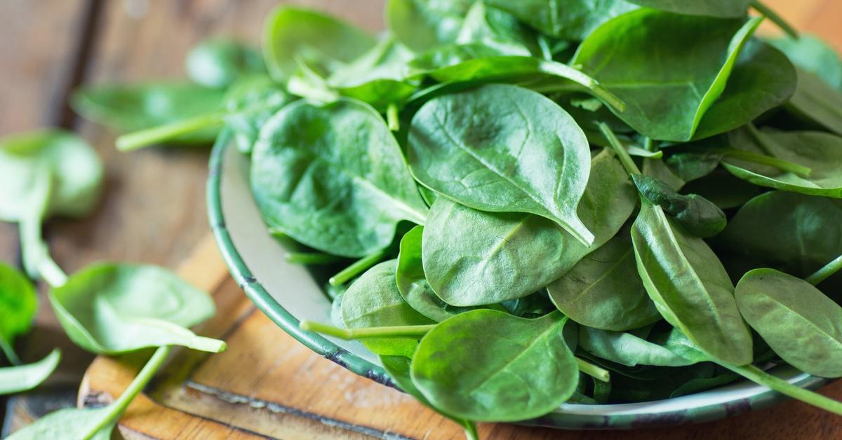 Bowl of spinach leaves