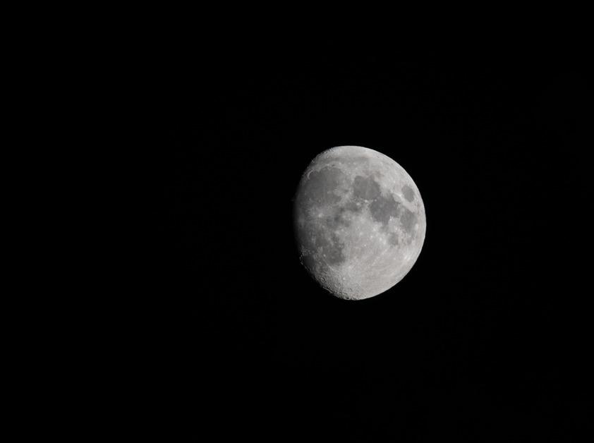 Tonight’s Moon’s Spiritual Meaning: Looking At The 8 Lunar Phases