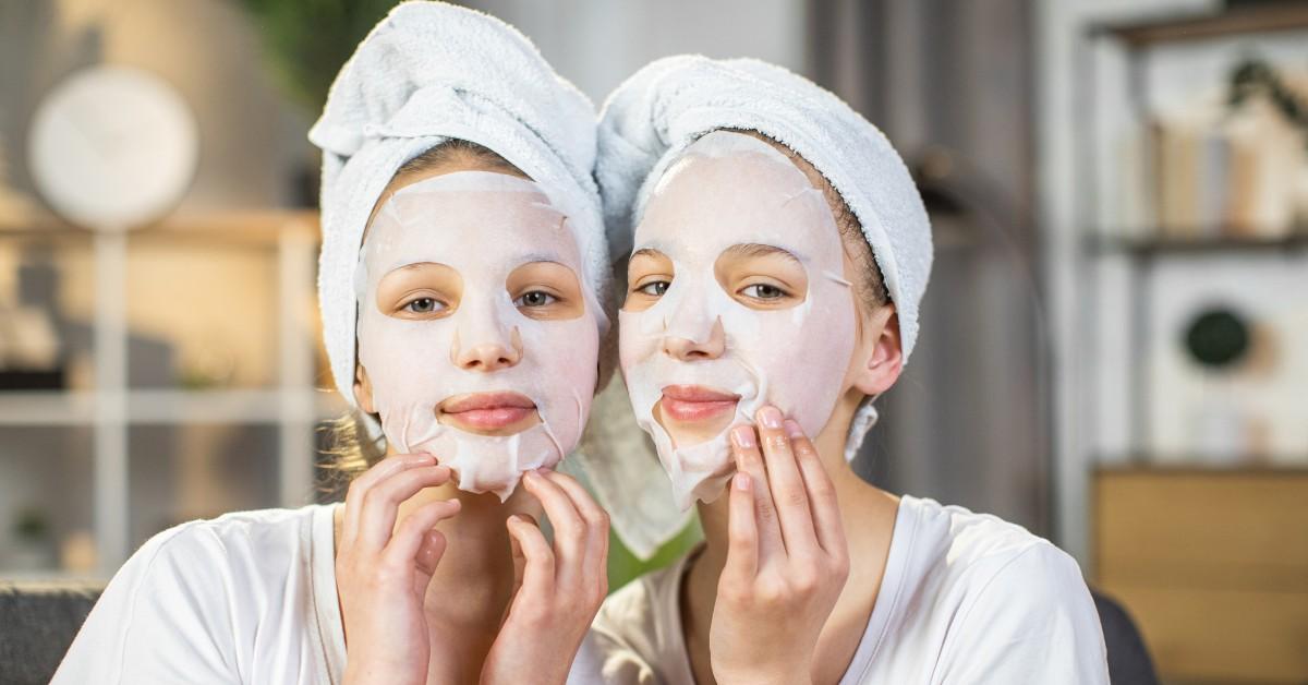 Tweens wearing face masks