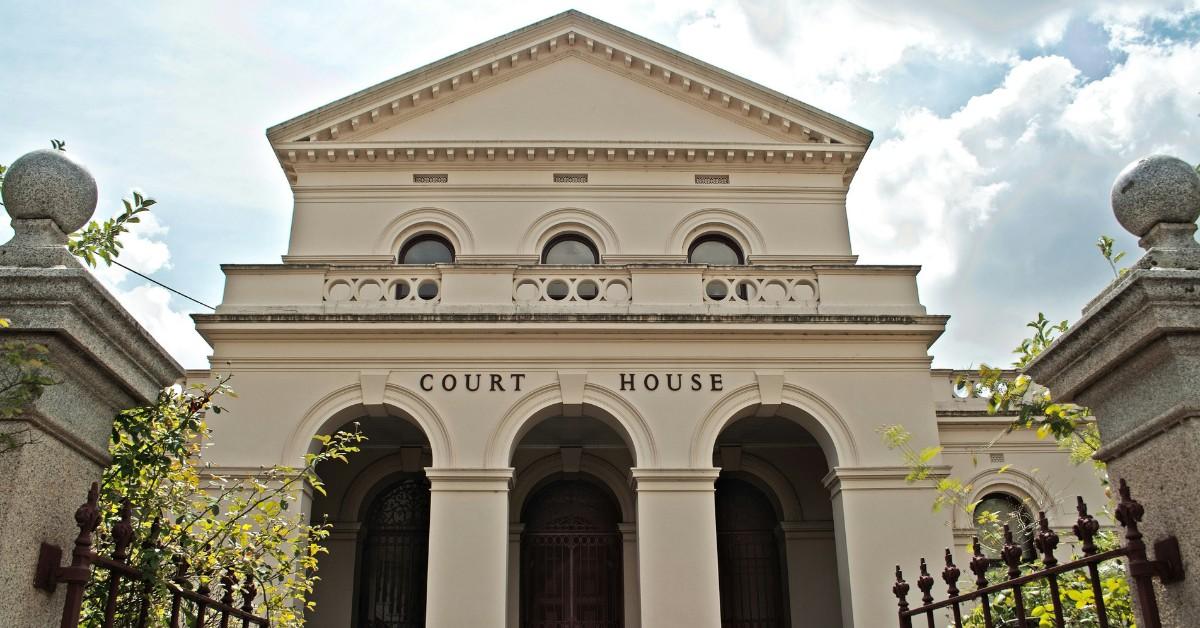 The front side of a courthouse 
