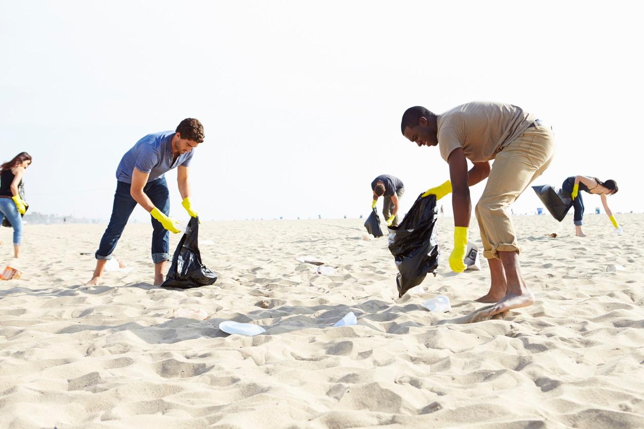 San Diego Cleans Up 800 Pounds Of Trash From Beaches