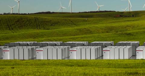 tesla powerpack wind farm south australia