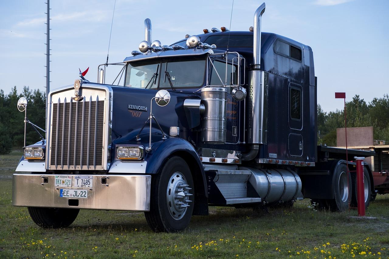 Cummins Reveals New Electric SemiTruck That Boasts Zero Emissions