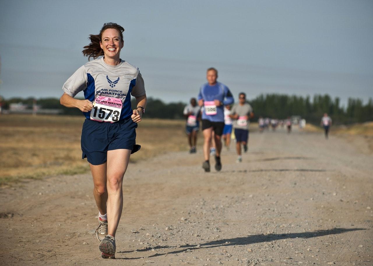 runner race competition female