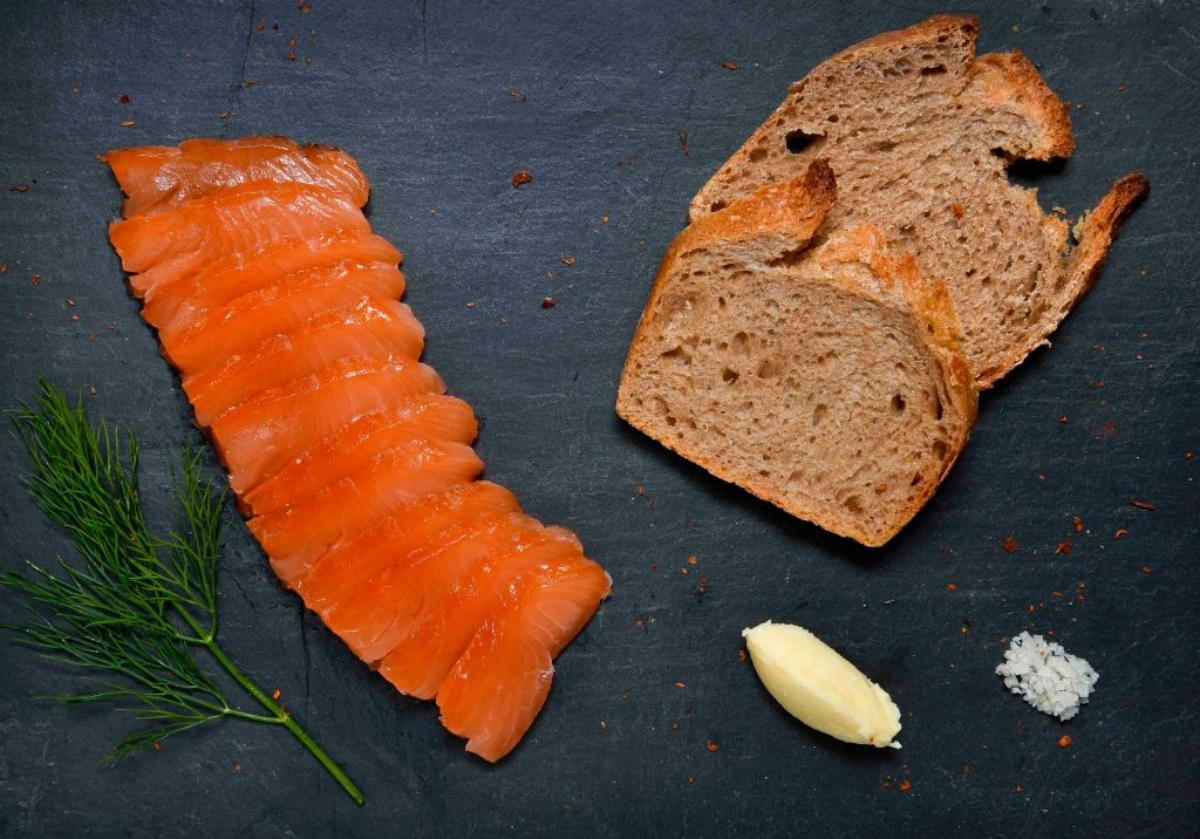 Salmon on a platter with bread