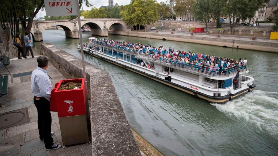 urinal paris boat getty