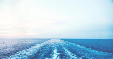 Innovative Method Pulls Hydrogen Fuel From Seawater Using Only Sunshine