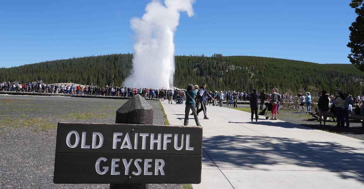 Hot Potting In Yellowstone National Park Is A Dangerous Trend