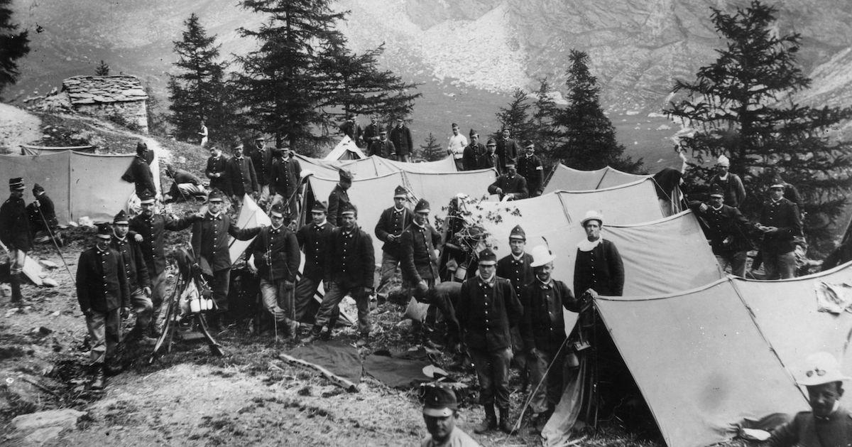 melting-alpine-glaciers-reveal-previously-buried-wwi-bunkers