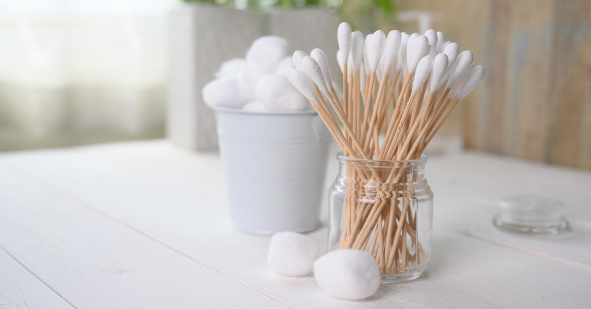 EBTOOLS Reusable Cotton Swabs Travel Case, Eco friendly Q-Tip for Makeup,  Zero Waste and Easy to Clean - Comes with a Convenient Travel Case Holder