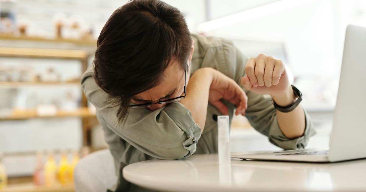 A sick man covering his mouth. (Representative Cover Image Source: Pexels | Edward Jenner)