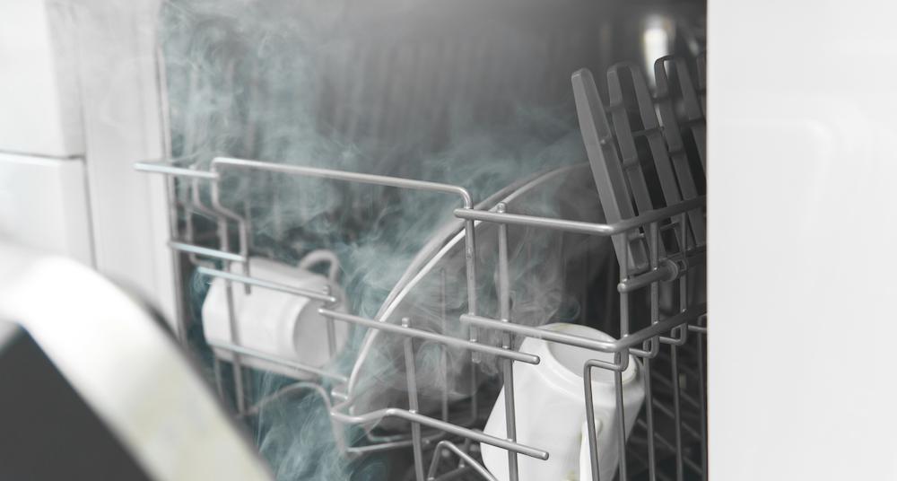 How Many Gallons of Water Does a Dishwasher Use Per Load?