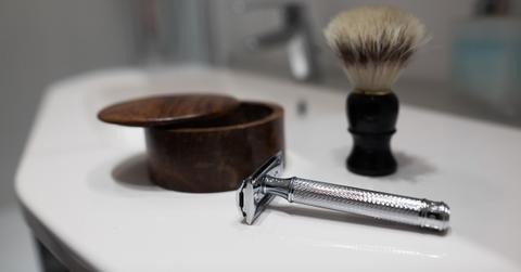 how to clean safety razor