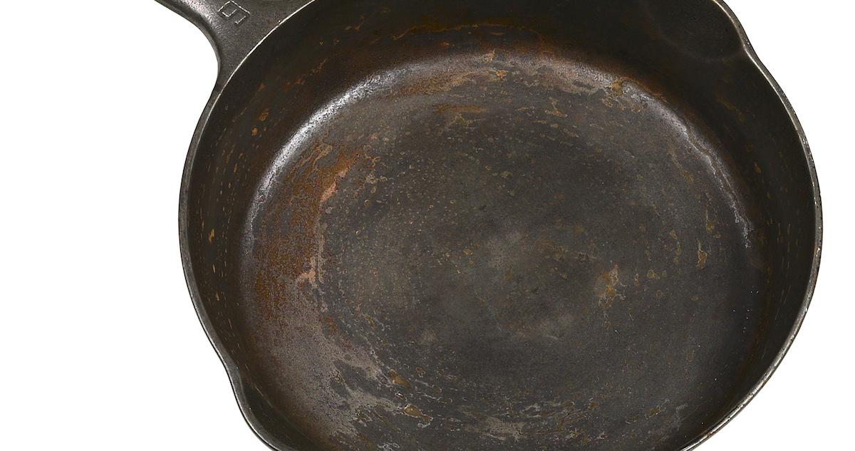 how season a cast iron