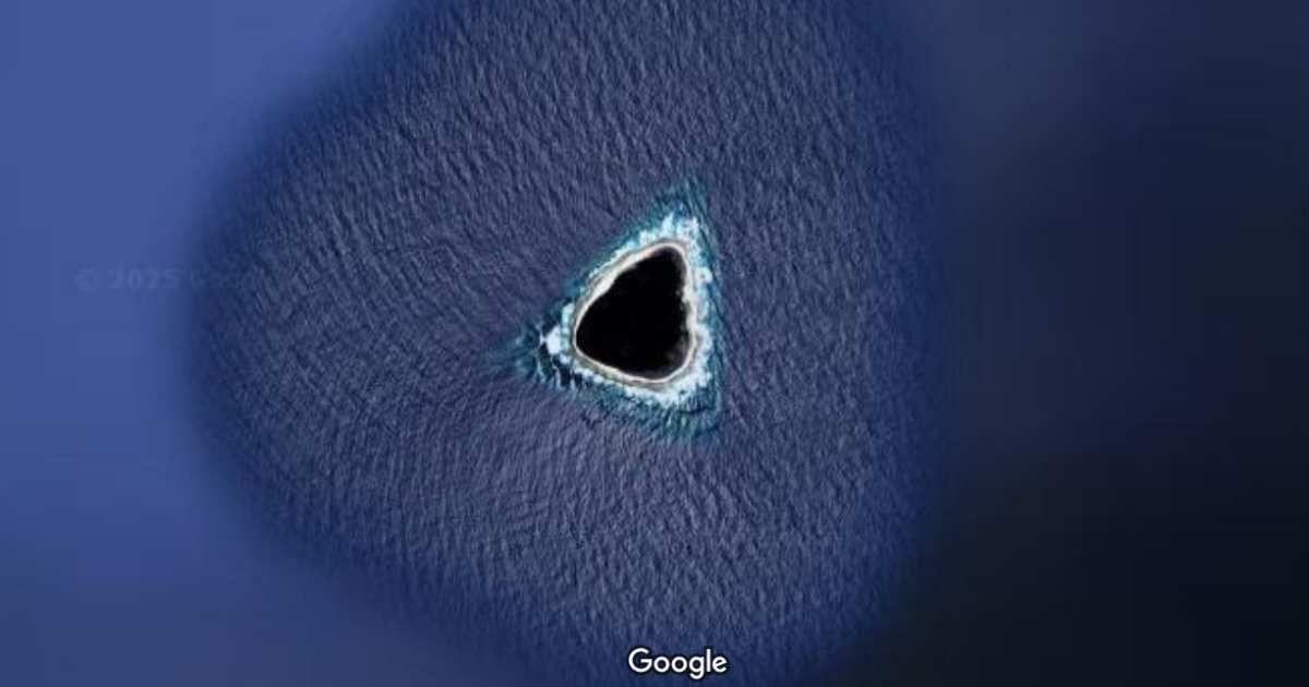 A strange dark structure in a triangular shape was observed in the Pacific Ocean. (Cover Image Source: Google Maps)
