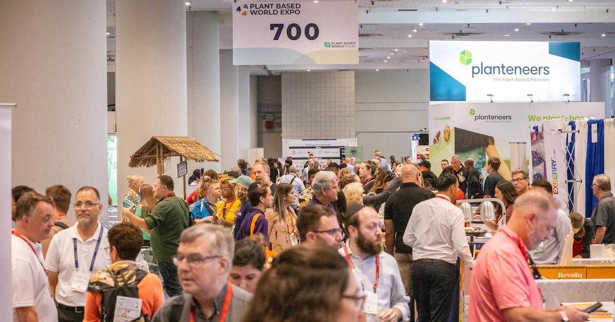 The crowd milling around Plant Based World Expo