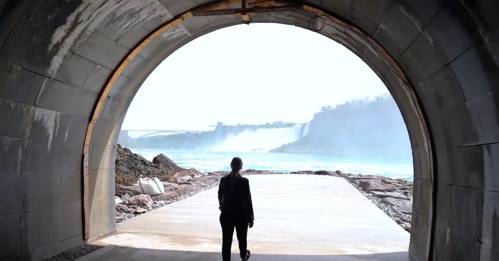 Tunnel Under Niagara Falls Opens for Tours