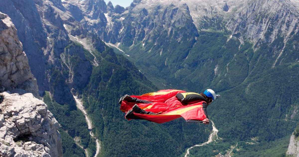 A BASE jumper flying mid-air. (Representative Cover Image Source: Getty Images | Oliver Furrer)