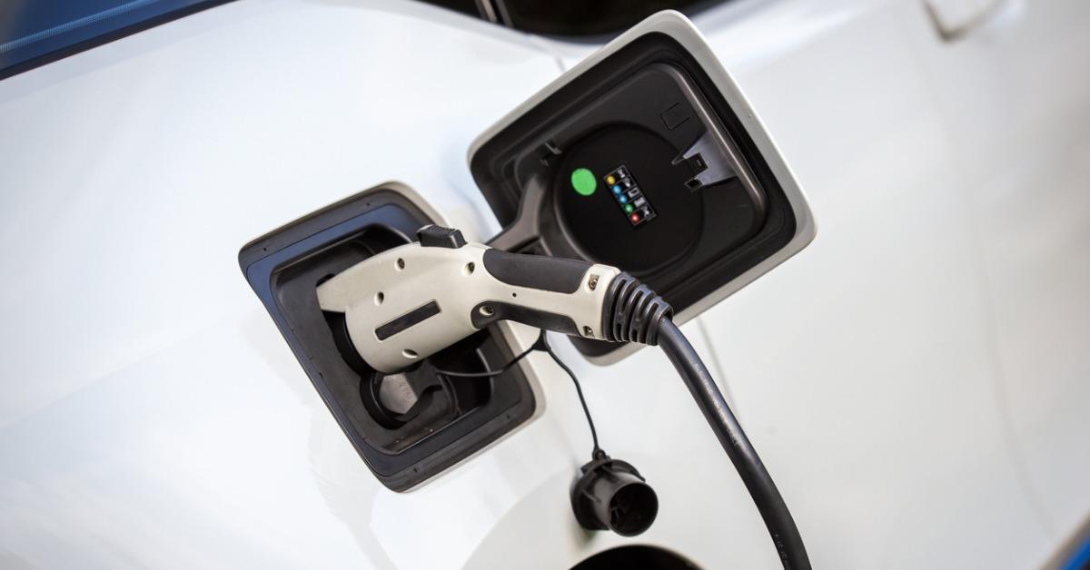 Do Teslas Have Transmissions? How The Electric Cars Run