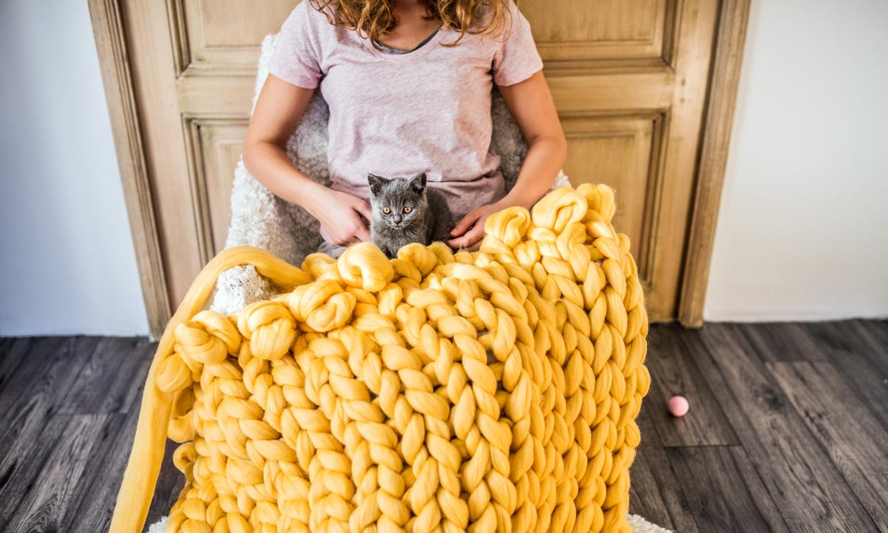How to Make a Chunky Knit Blanket by Hand How to Start
