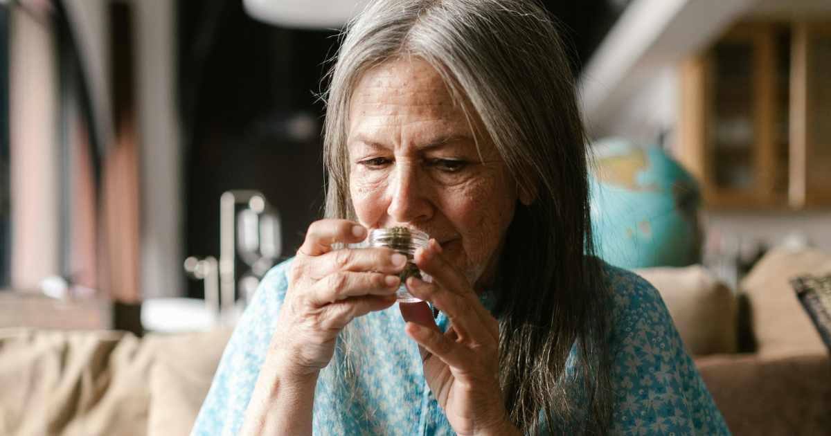 pn/efaf fb ae bbd afd