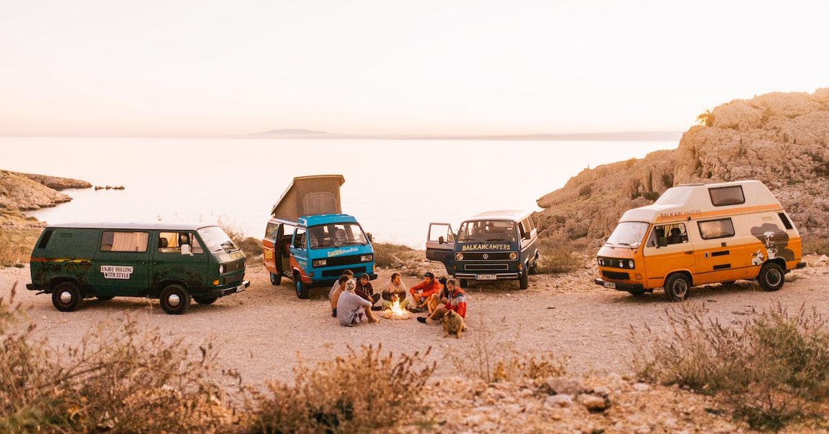 Group of vanlifers camping out