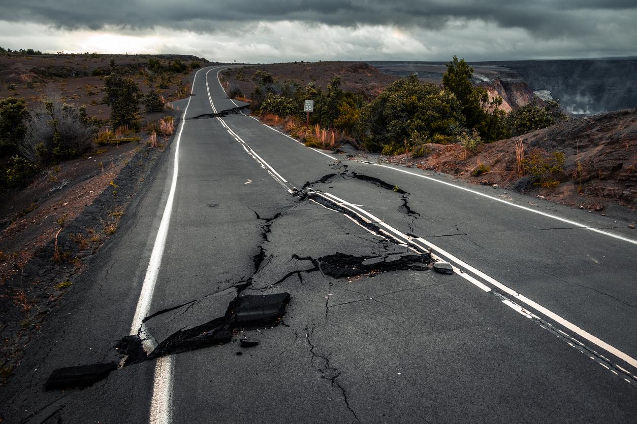 earthquake_causes_highway