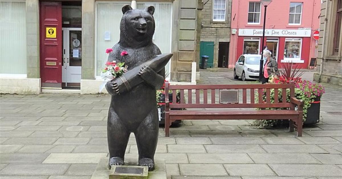 The Story of Wojtek A Bear in the Polish Army During WW II