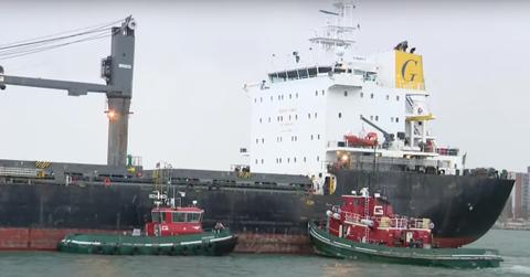 Ship Barbro G stuck in Detroit River