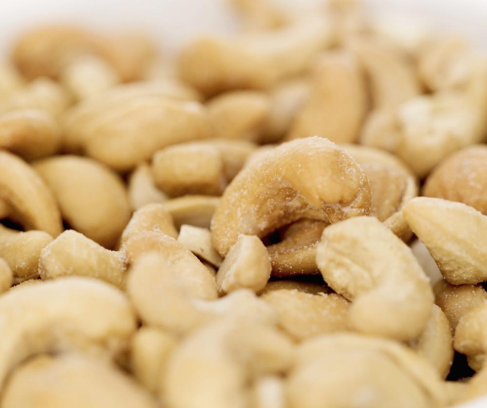 Can Dogs Eat Cashews? When to Feed Dogs Nuts