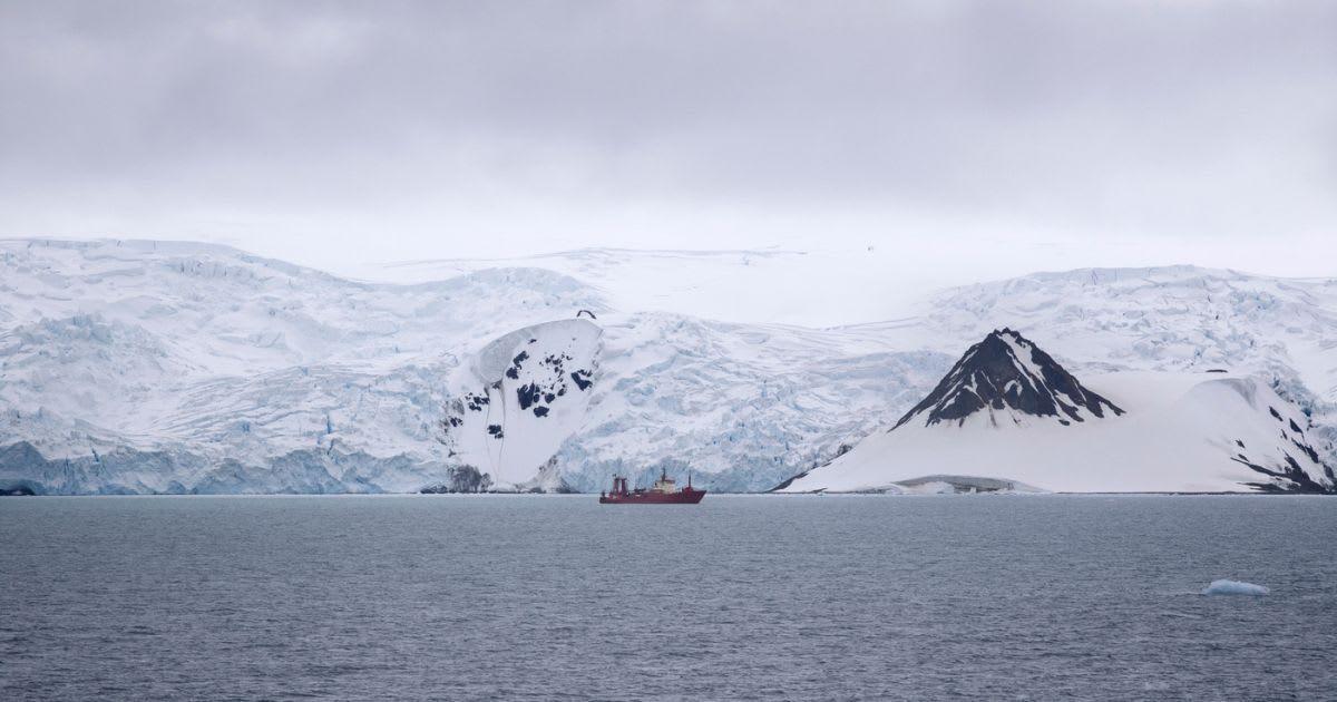 A representative image of Admiralty Bay, King George Island, Antarctica. (Cover Image Source: Getty Images | Photo By Dani3315)